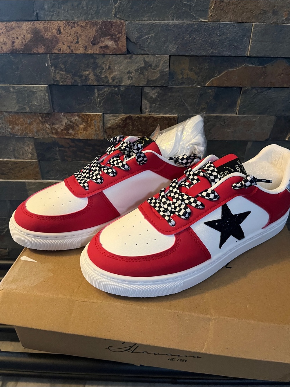 Vintage Havana Red and White Women Low-Top Sneakers with Checkerboard Laces